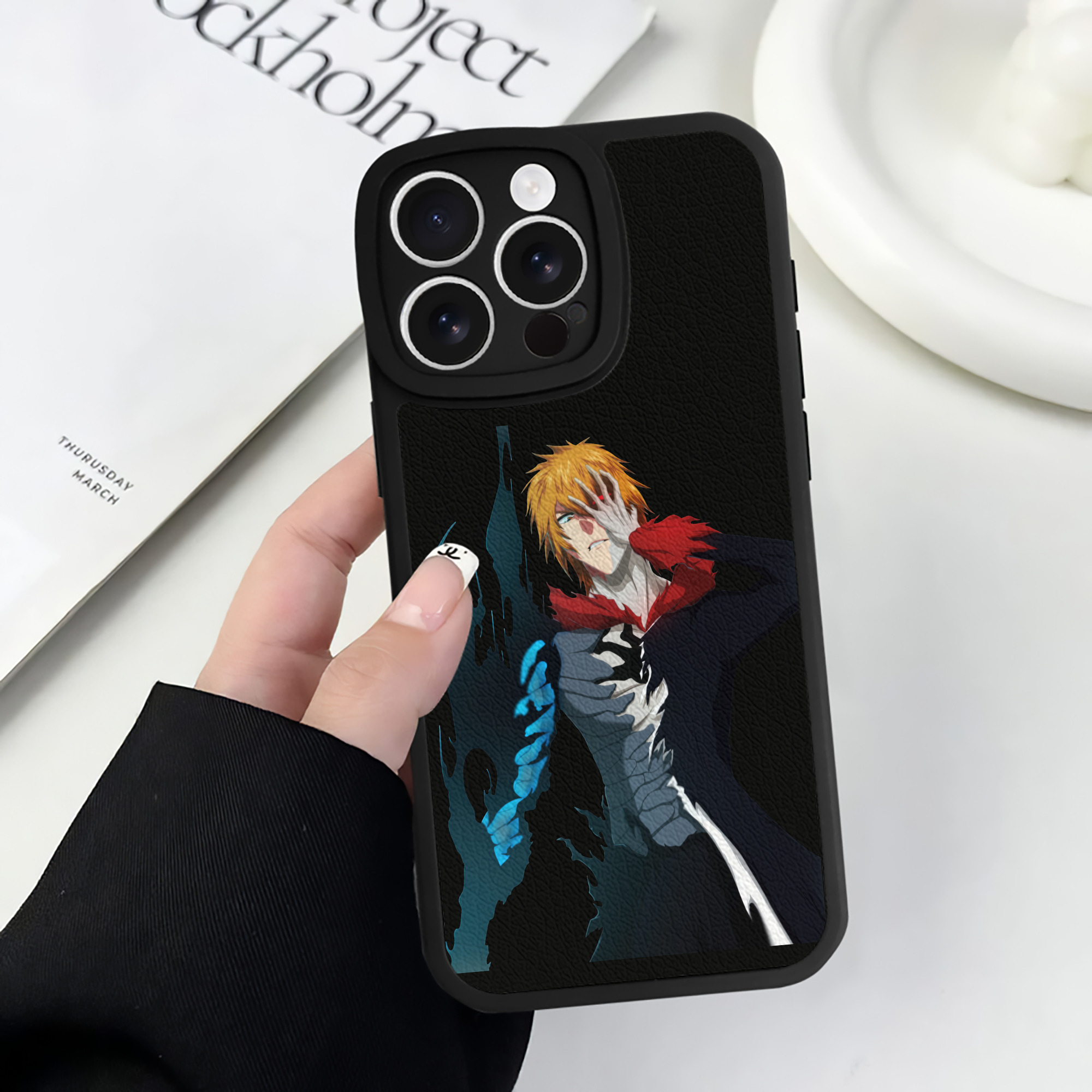 ブリーチ 黒崎一護（くろさき いちご）BLEACH Kurosaki Ichigo 【iPhone 16シリーズ対応】シリコンスマホケース（レザー調） 材質：シリコン